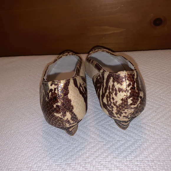 Stuart Weitzman Shoes, Size 6.5 AAA - Picture 3 of 8